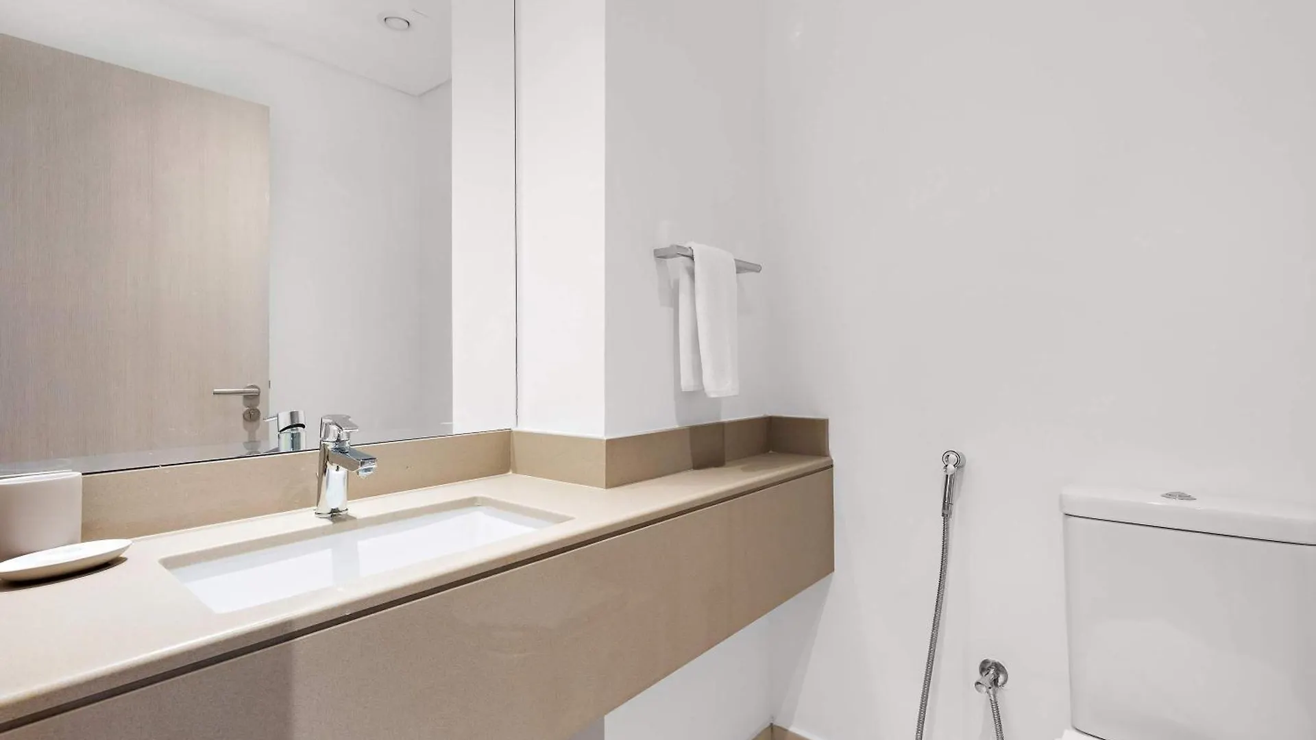 Апартаменты Silkhaus Luxury 3Br And Maid Room In Water'S Edge Абу-Даби